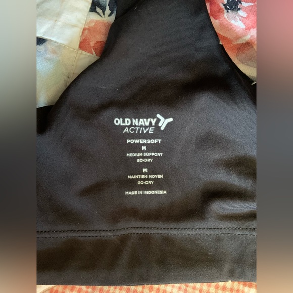 Old Navy Active POWERSOFT Sports Bra - Picture 3 of 3